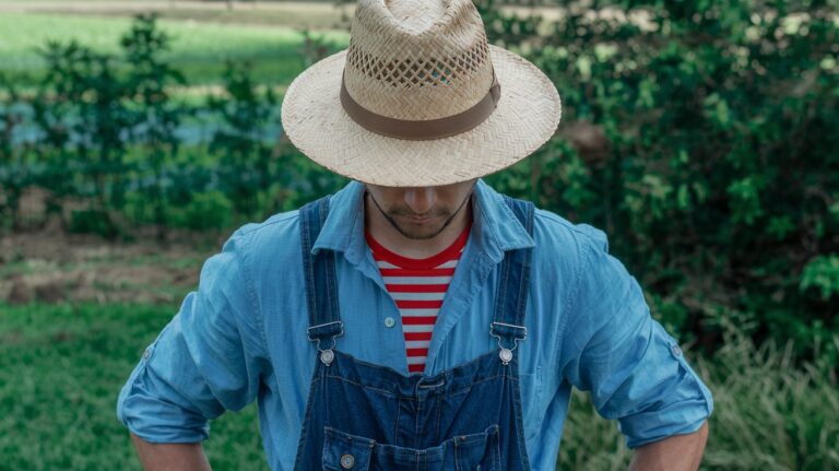 how to dress like a farmer