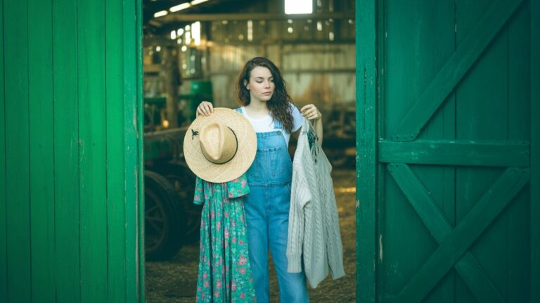 what to wear to a farm